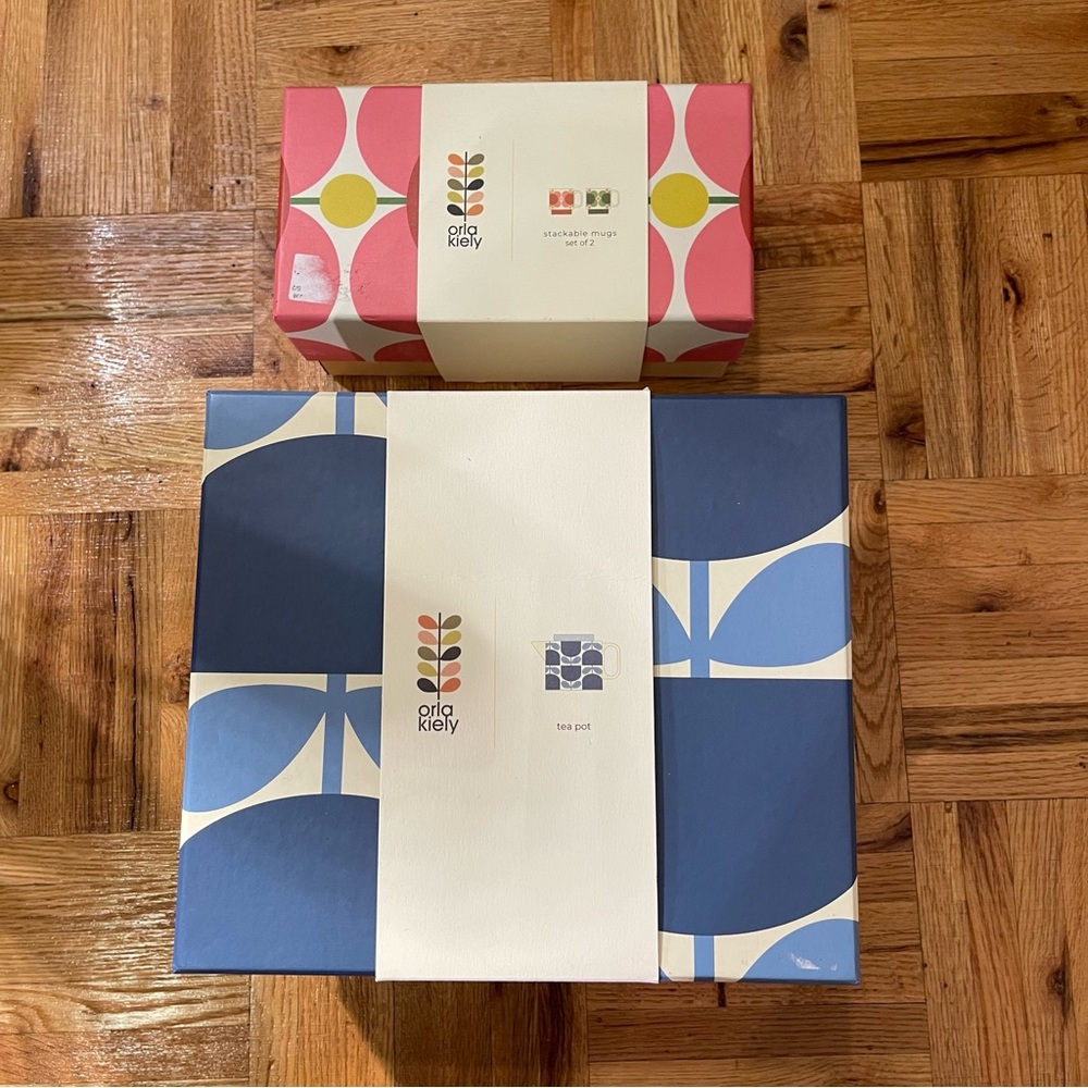 Orla Kiely Atomic Flower Cups Bubblegum Tea Pot Block Flower Navy Floral Cover